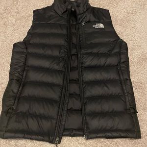 The North Face Men's Aconcagua Insulated Vest - Sleeveless Puffer Vest for Men